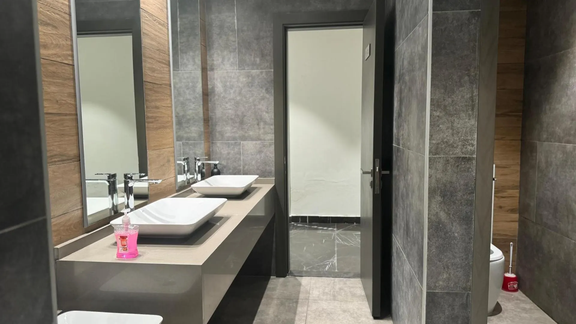 Studio In Prime Location Downtown Dubai Apartment