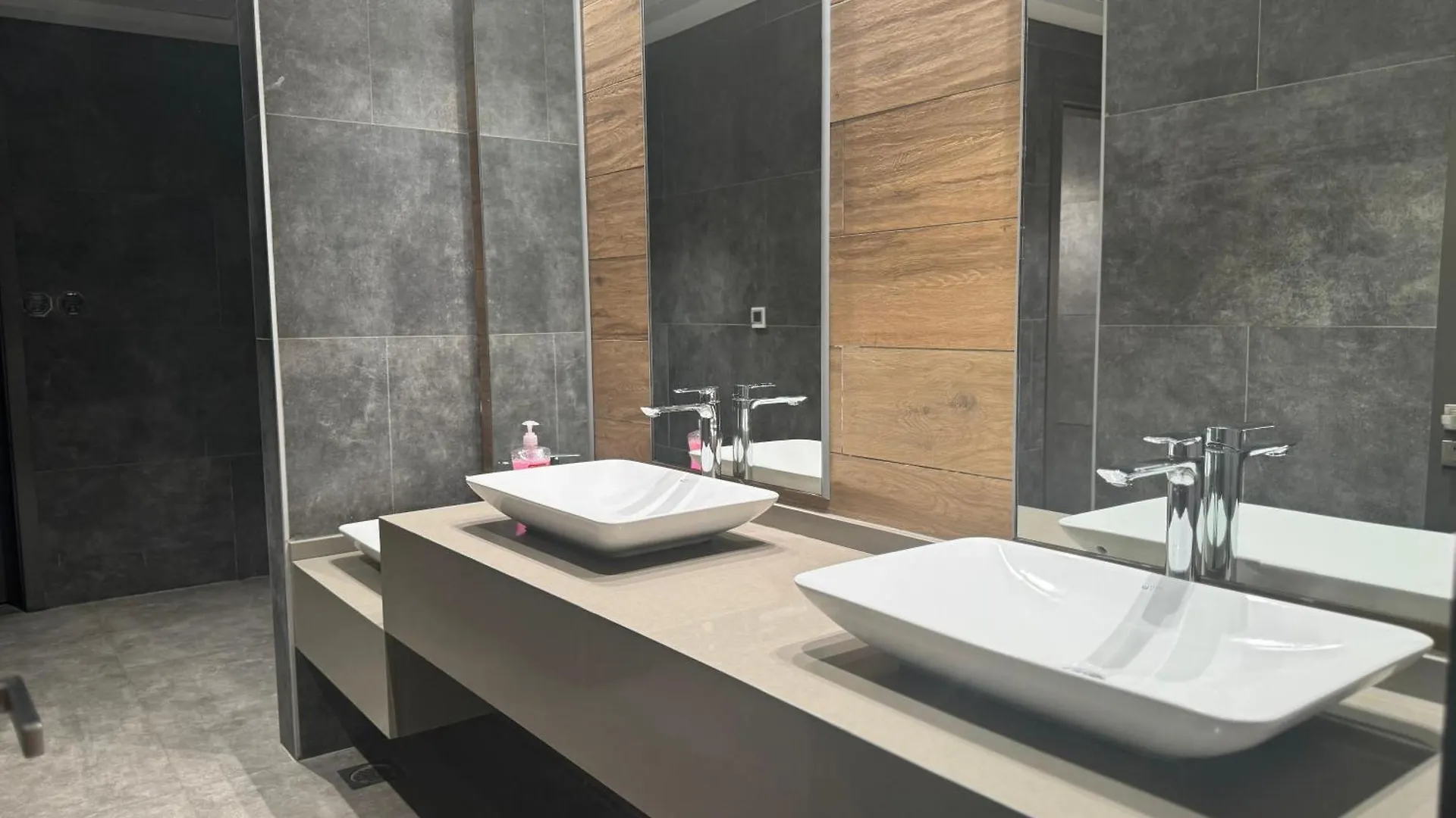 Studio In Prime Location Downtown Dubai